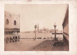                   Venezia - La Piazzetta
              