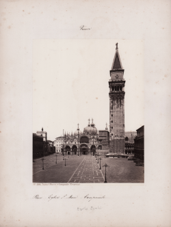                   Venise - Place Eglise St....
              