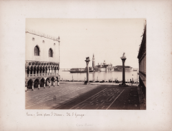                   Venise - Petite place St....
              